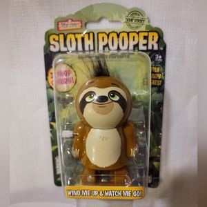 Treat street wind-up Sloth Pooper walking candy dispenser new